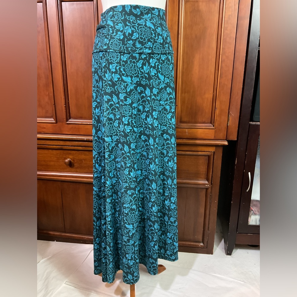 lularoe maxi womens size Sm Blue And Teal Slinky Floral Design Lknw Poly Spandex